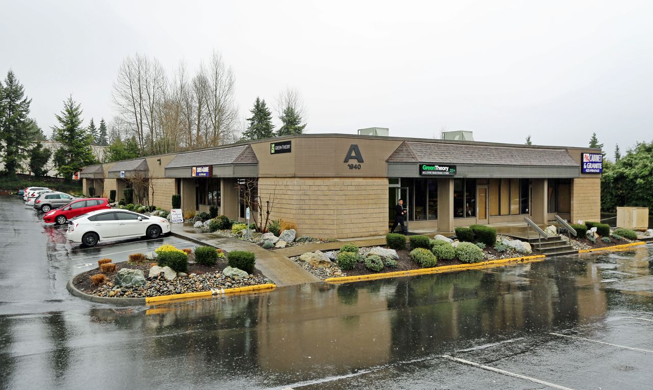 1940 124th Ave NE main - 0307