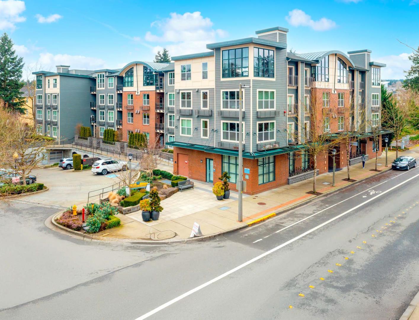 Redmond, Frazer Court Brochure