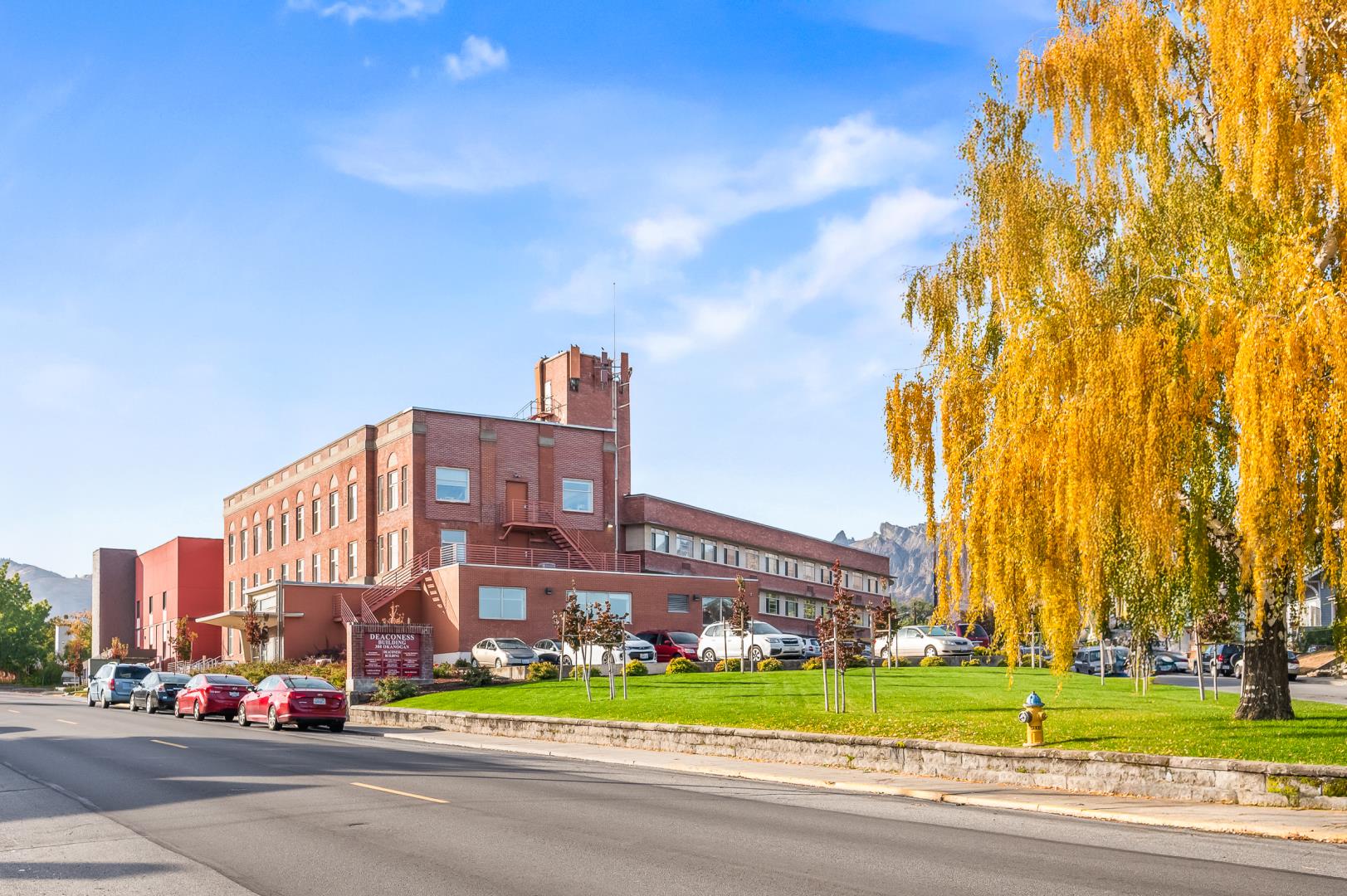 300_Okanogan_ave_Claridge_mediaZ62_1107-Edit