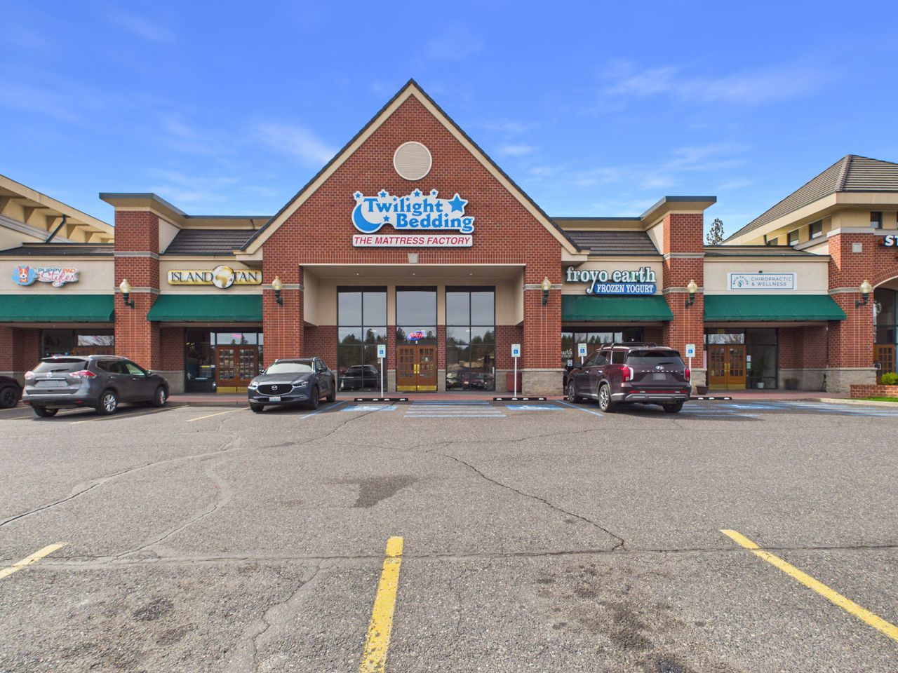 12519 N Division St main - 0415