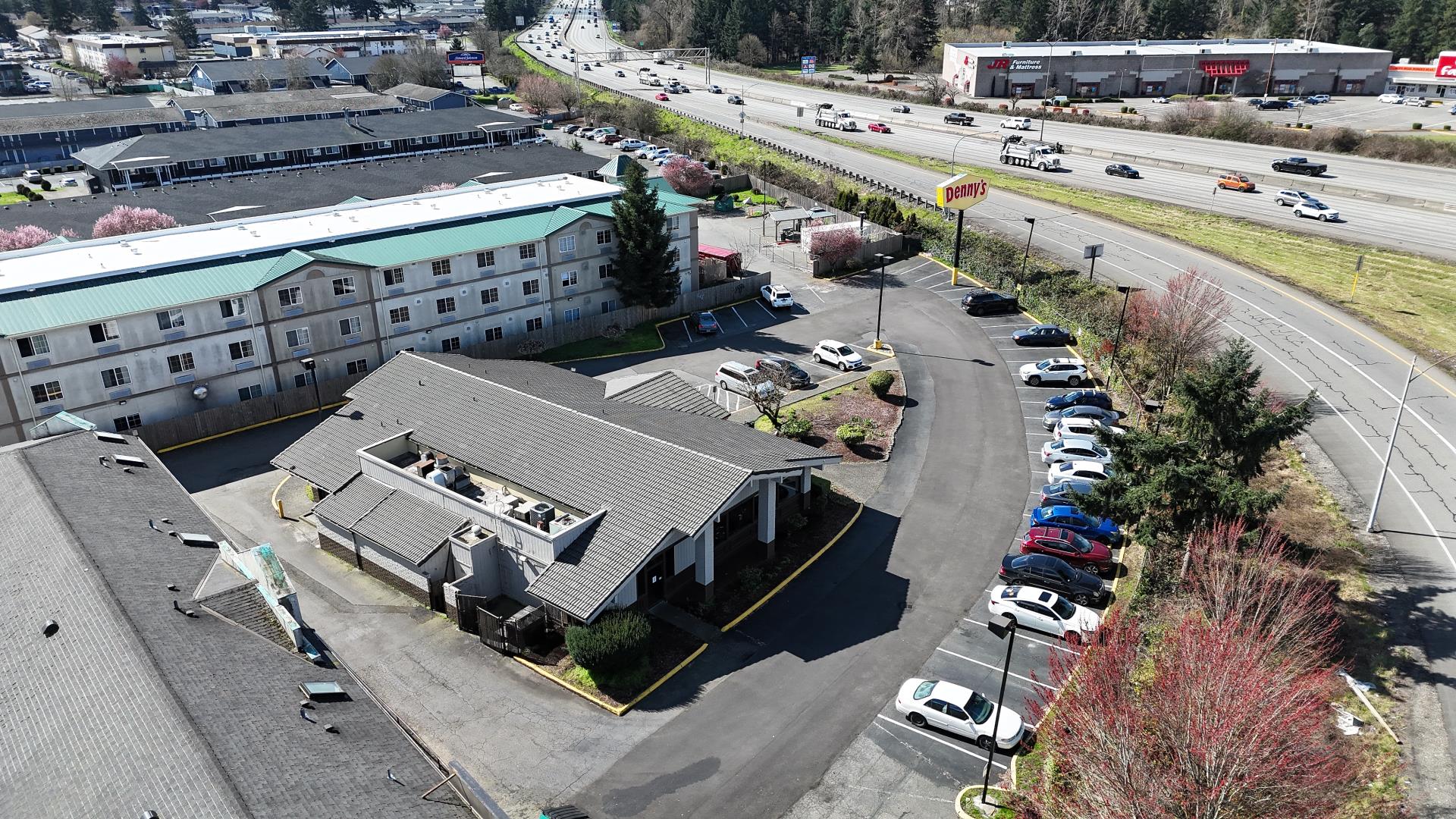 Dennys Tacoma 3