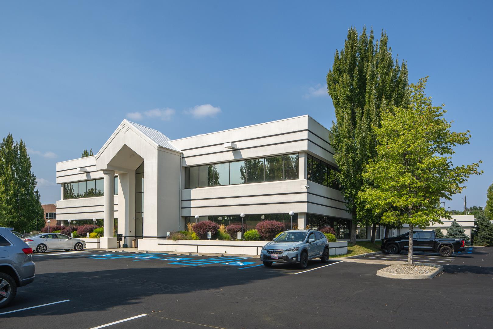 01-9317 E Sinto Ave-001