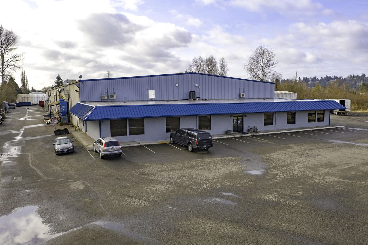 649f28ae173038000138cb53_front_office