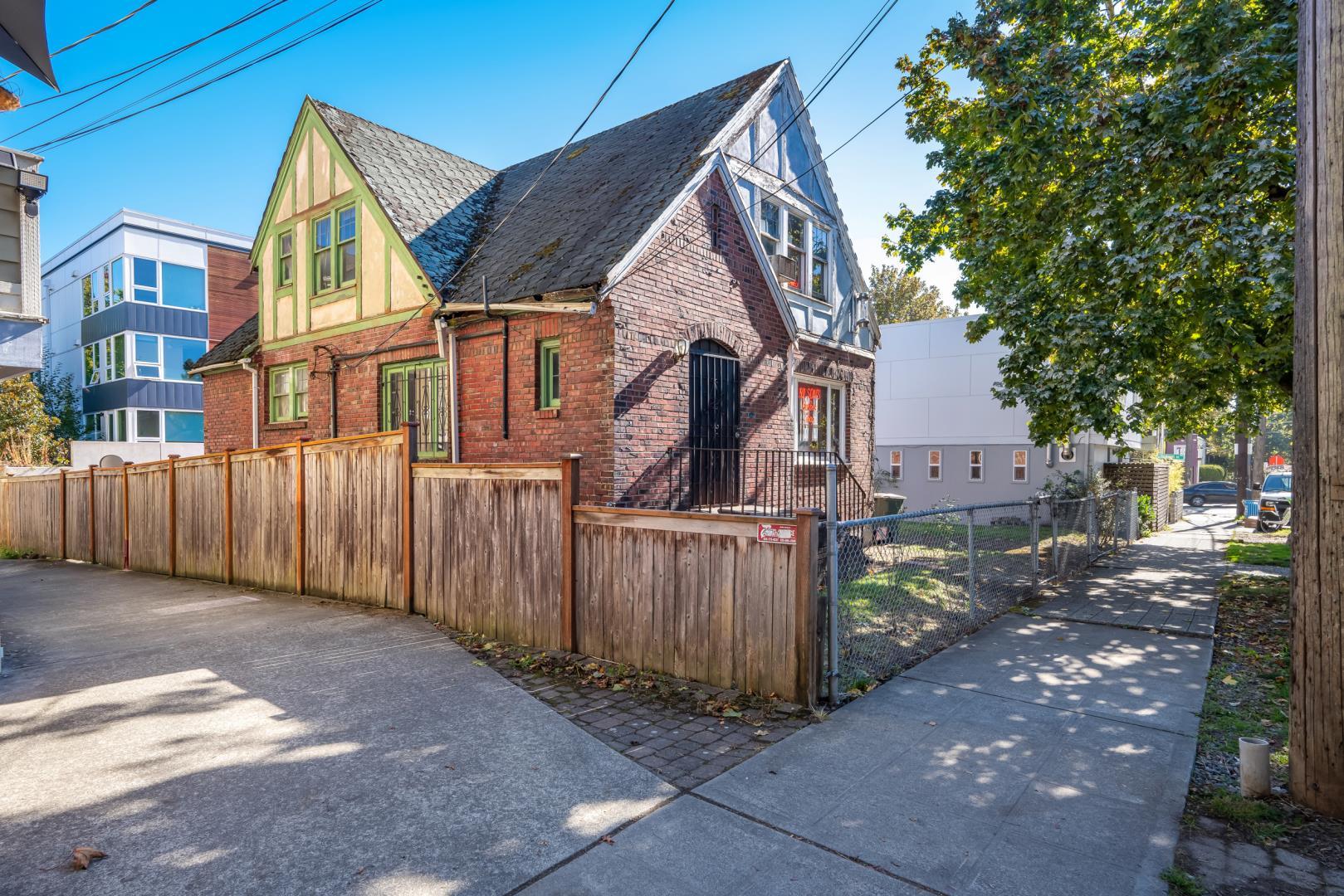 324 25th ave s - 02