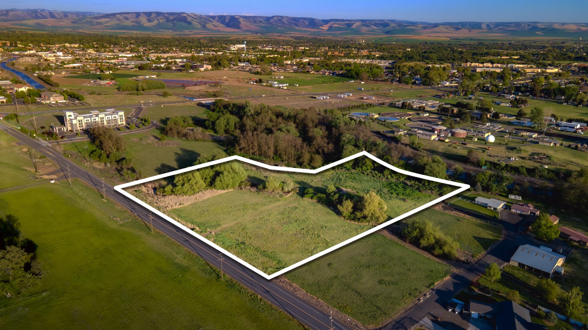 1595 Heritage Road Drone Lightroom Classic 1 (Line